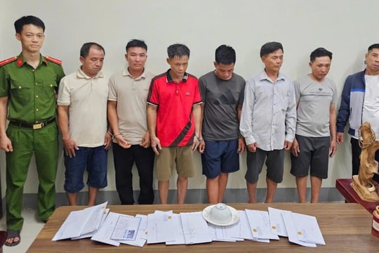 Anh Sơn (Nghệ An): Bắt giữ ổ nhóm tổ chức đánh bạc giữa lòng sông Lam