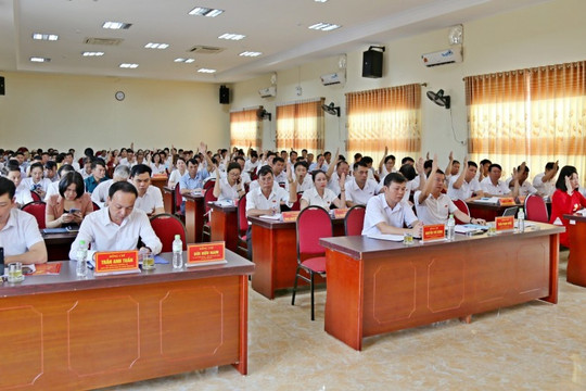 HĐND xã Đoài Phương thông qua 5 nghị quyết quan trọng