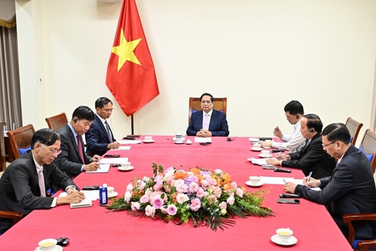 Thủ tướng Phạm Minh Chính điện đàm với Thủ tướng Malaysia