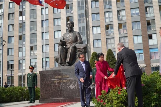Khánh thành Quảng trường Hồ Chí Minh tại St. Petersburg (Nga)