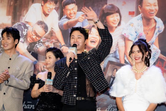 Tài tử Hàn Quốc Jung Il-woo cùng dàn sao Việt ra mắt phim “Mang mẹ đi bỏ”