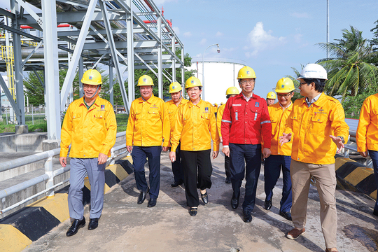 Chào mừng Đại hội đại biểu Đảng bộ Tập đoàn Công nghiệp - Năng lượng Quốc gia Việt Nam lần thứ IV, nhiệm kỳ 2025-2030 Petrovietnam - Hình mẫu tổ chức Đảng trong doanh nghiệp nhà nước