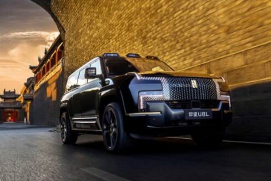 Yangwang U8L bắt đầu được nhận cọc: SUV hạng sang giá 4,55 tỷ VNĐ