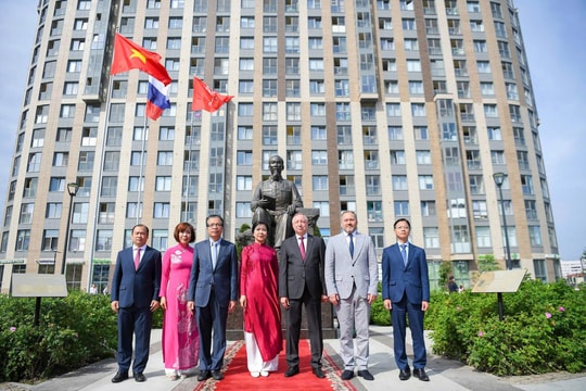 Khánh thành Quảng trường Hồ Chí Minh tại Saint Petersburg, Nga