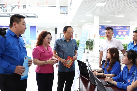 Phường Cửa Nam khởi động chiến dịch 45 ngày đêm hỗ trợ chuyển đổi số