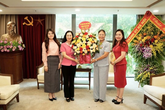 Lãnh đạo Ủy ban MTTQ Việt Nam Thành phố chúc mừng Ban Tuyên giáo và Dân vận Thành ủy