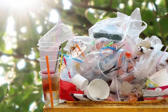 Hà Nội: Lộ trình giảm rác thải nhựa