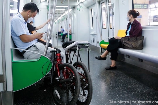 TP Hồ Chí Minh cho phép mang xe đạp gấp lên Metro số 1
