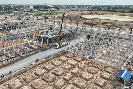 Cận cảnh công trường dự án tỷ đô của Vinhomes tại Tây Bắc TP HCM