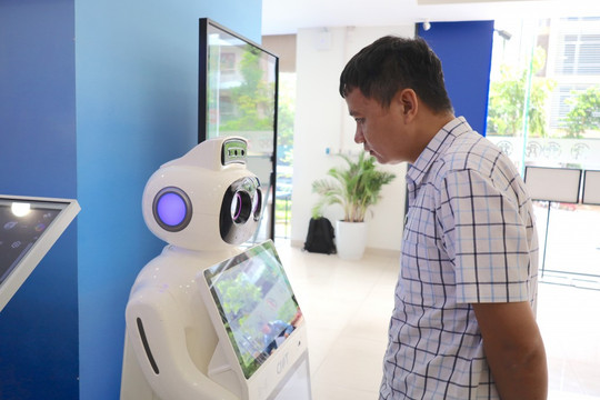 Đột phá với Robot AI và tiện ích miễn phí