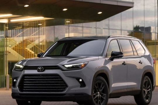 Toyota Grand Highlander 2026 ra mắt: Giá tăng nhẹ, trang bị vẫn giữ nguyên