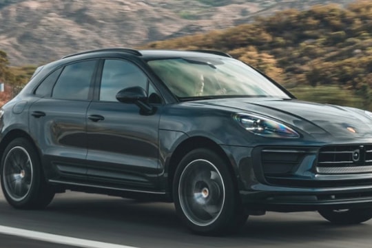 Porsche chuẩn bị ra mắt SUV chạy xăng mới thay thế Macan