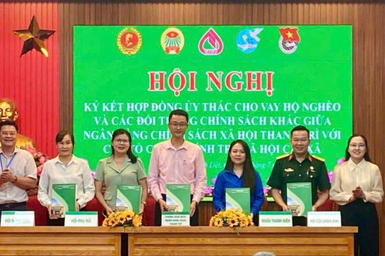 Các Hội đoàn thể phường Thanh Liệt ký kết hợp đồng uỷ thác vay vốn chính sách