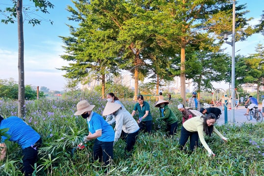Phường Thanh Liệt ra quân thực hiện văn minh đô thị, vệ sinh môi trường