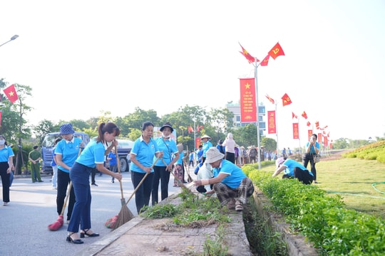 Ngoại thành Hà Nội ra quân vệ sinh môi trường