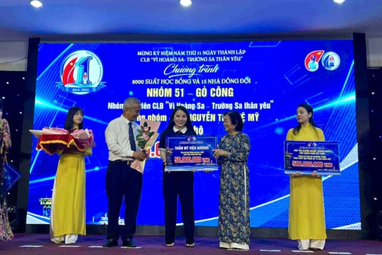 Trao hơn 10.000 suất học bổng tặng con chiến sĩ hải quân, ngư dân
