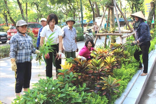 Phường Bạch Mai ra quân tổng vệ sinh môi trường, quản lý trật tự đô thị
