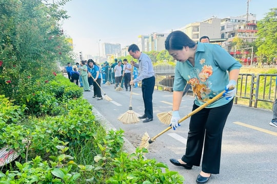 Chủ tịch Ủy ban MTTQ Việt Nam TP Hà Nội Chủ động giữ gìn vệ sinh môi trường từ chính ngôi nhà, con ngõ