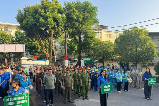 Phường Hồng Hà chung tay giữ gìn vệ sinh môi trường