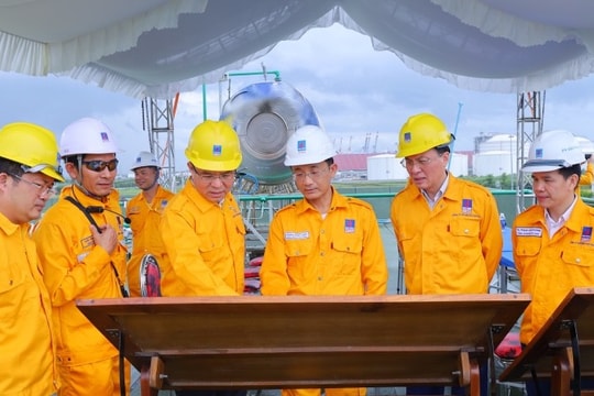 Chào mừng Đại hội Đảng bộ Petrovietnam lần thứ IV, nhiệm kỳ 2025 - 2030 “Một đội ngũ - Một mục tiêu”: Sức mạnh đoàn kết trong lãnh đạo toàn diện của Đảng bộ Petrovietnam