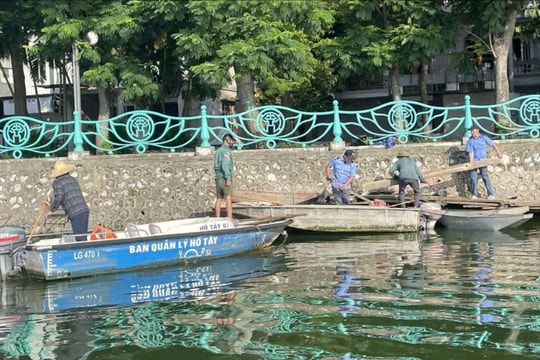 Ra quân giữ gìn cảnh quan hồ Tây và môi trường “Sáng - xanh - sạch - đẹp”