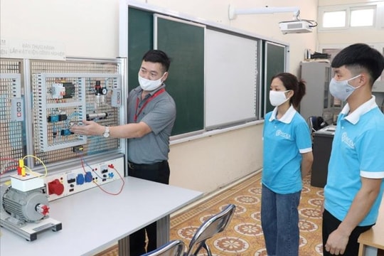 Hà Nội sẽ hỗ trợ đào tạo nghề với người hoạt động không chuyên trách nghỉ việc