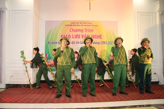 Cựu chiến binh Tên lửa Phòng không hội ngộ tại Biển Quỳnh, thắp lửa truyền thống hào hùng