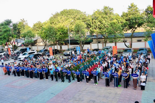 Lĩnh Nam ra quân tổng vệ sinh môi trường, hưởng ứng phong trào “Sáng - Xanh - Sạch - Đẹp”