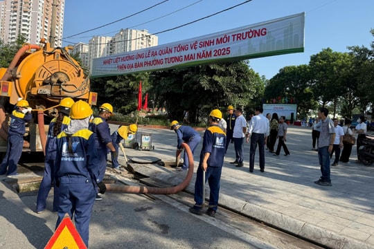 Phường Tương Mai ra quân tổng vệ sinh môi trường