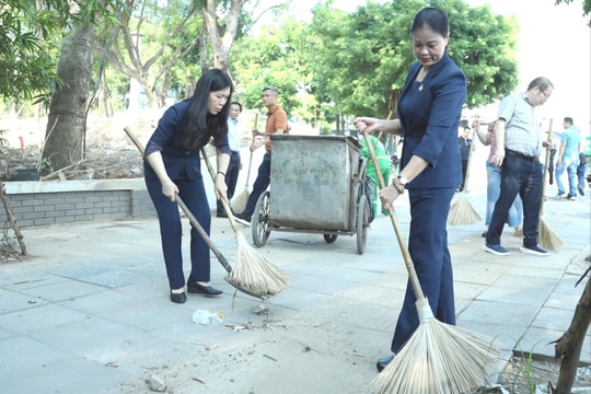 Phường Cầu Giấy dồn lực tổng vệ sinh môi trường