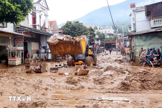 Thủ tướng chỉ đạo tập trung khắc phục hậu quả mưa lũ, lũ quét, sạt lở đất