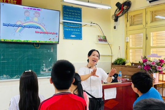 Ngày tựu trường - học sinh háo hức, sân trường rộn rã tiếng cười