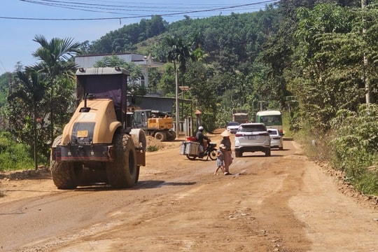 Người dân khốn khổ với "đại công trường" liên kết vùng miền Trung