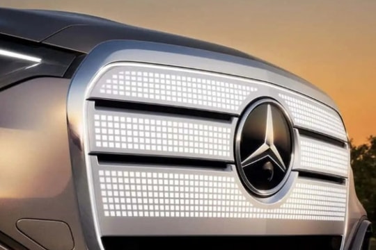 Mercedes-Benz GLC EV mới sẽ có "lưới tản nhiệt chuyển động" độc đáo