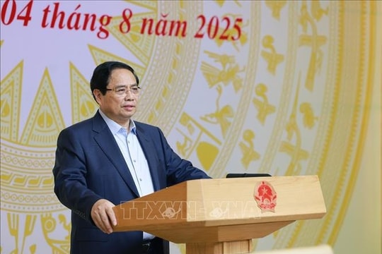 Thủ tướng: Chậm nhất đến 2027 phải chủ động được thiết kế một số chíp bán dẫn