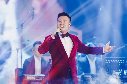 NSƯT Hoàng Tùng say đắm hát “Ngọt ngào khi yêu”