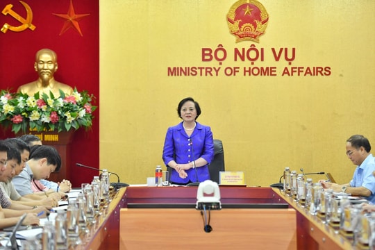Bộ Nội vụ lựa chọn 34 cán bộ hỗ trợ các tỉnh, thành phố trong 3 tháng