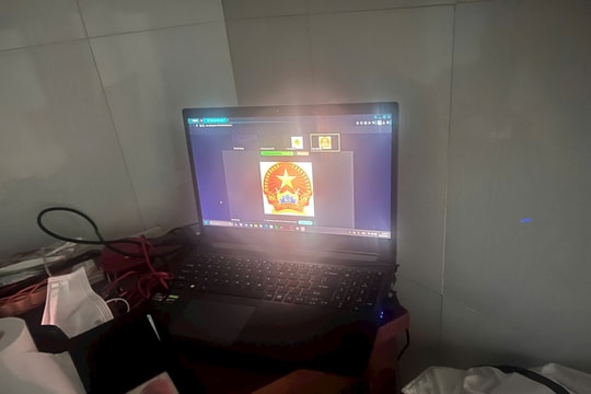 Cảnh sát vượt hàng trăm cây số giải cứu nam sinh bị “bắt cóc online”