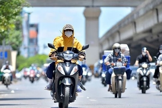 Bắc Bộ và Trung Bộ nắng nóng diện rộng, chiều tối mưa dông