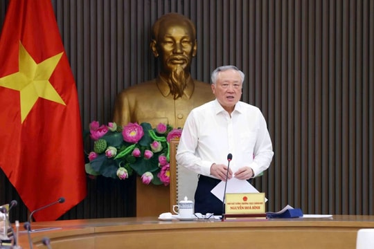 Sắc sảo đấu tranh, phản bác các quan điểm sai trái thù địch trong tình hình mới