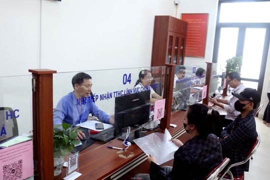 Từng bước số hóa, đưa chính quyền đến gần người dân