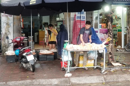 Hà Nội xử lý dứt điểm chợ cóc, chợ tạm trong năm 2025