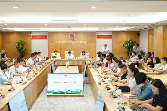 Tạo môi trường làm việc vượt chuẩn để hút nhân lực khoa học công nghệ