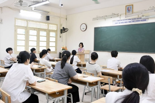 Huy động nghệ nhân, nghệ sĩ, vận động viên tham gia giáo dục trong nhà trường