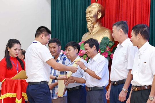Wifi phủ sóng làng quê, học sinh, giáo viên thành “hạt nhân số”