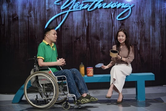 Người gieo hy vọng trên chiếc xe lăn