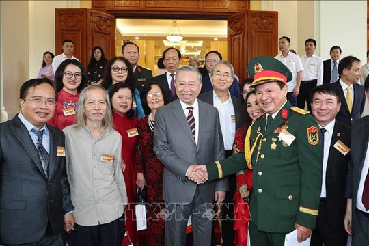 Tổng Bí thư: Trí thức, nhà khoa học, văn nghệ sĩ tiếp tục là lực lượng tiên phong mở đường cho dân tộc tiến lên mạnh mẽ