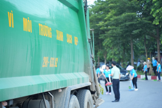 Hà Nội Lắp đặt hệ thống camera giám sát tại các “điểm đen” về rác thải