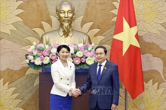 Chủ tịch Quốc hội Trần Thanh Mẫn tiếp Chủ tịch Liên minh Nghị sĩ hữu nghị Nhật - Việt