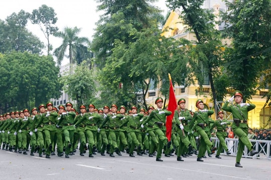 Công an Hà Nội tổng duyệt cho sự kiện trọng đại, khẳng định sức mạnh chính quy, tinh nhuệ